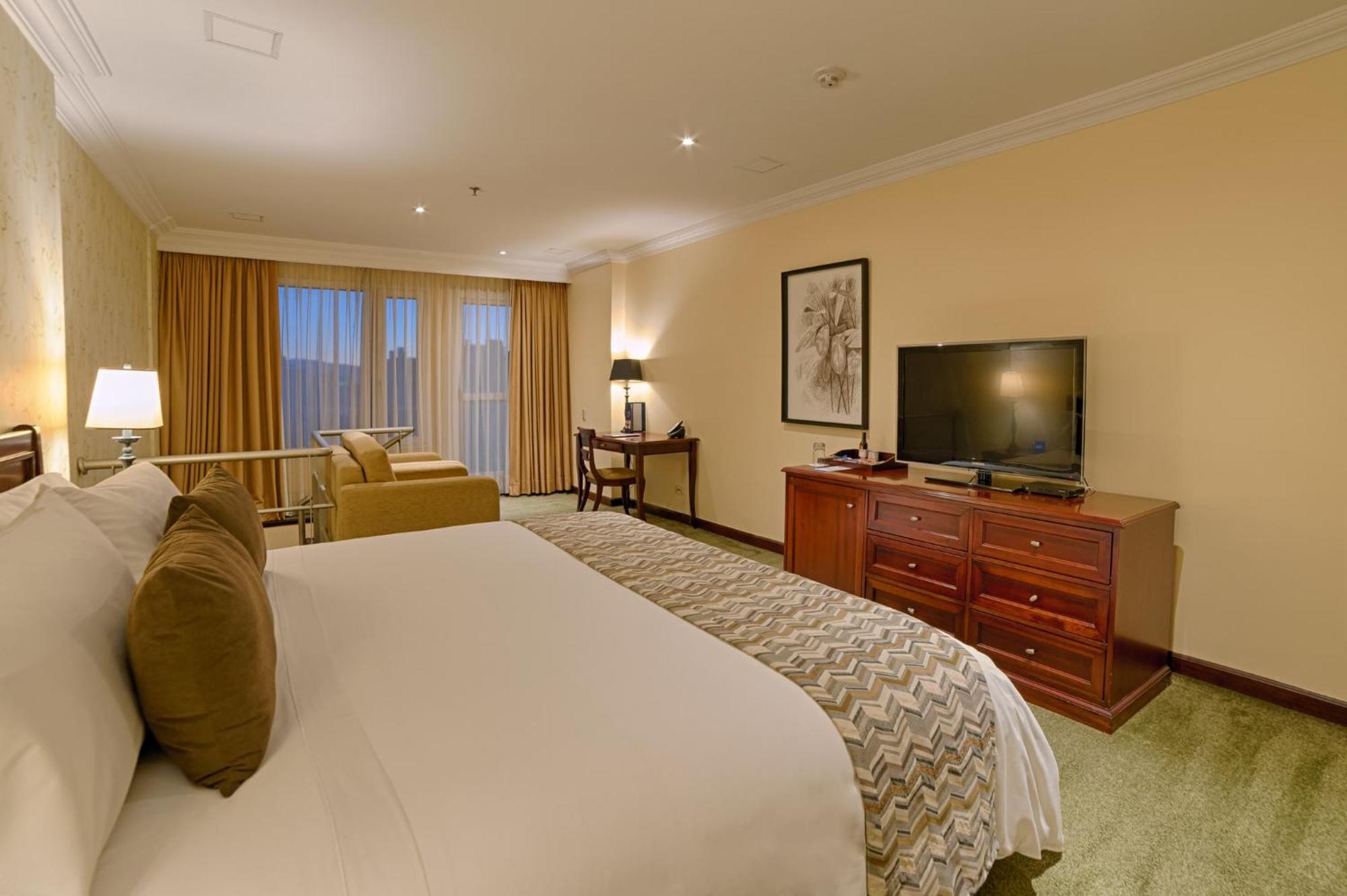 Casa Dann Carlton Hotel&SPA Bogotá Exterior foto A bedroom at the Fairmont